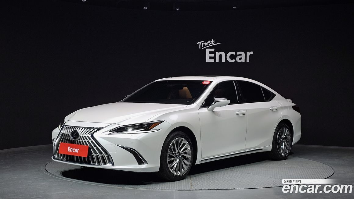 Lexus ES 2026
