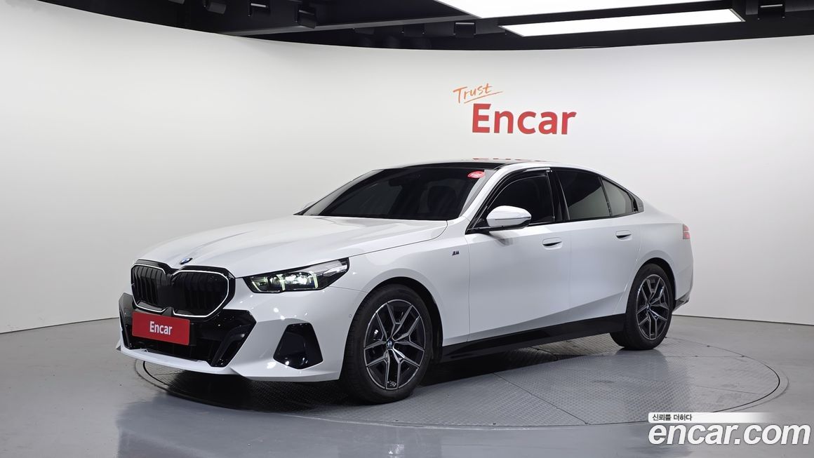 BMW 5-Series 2025