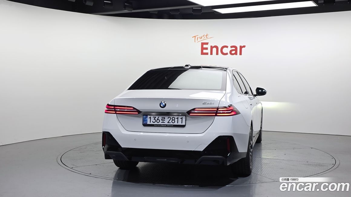 BMW 5-Series 2025