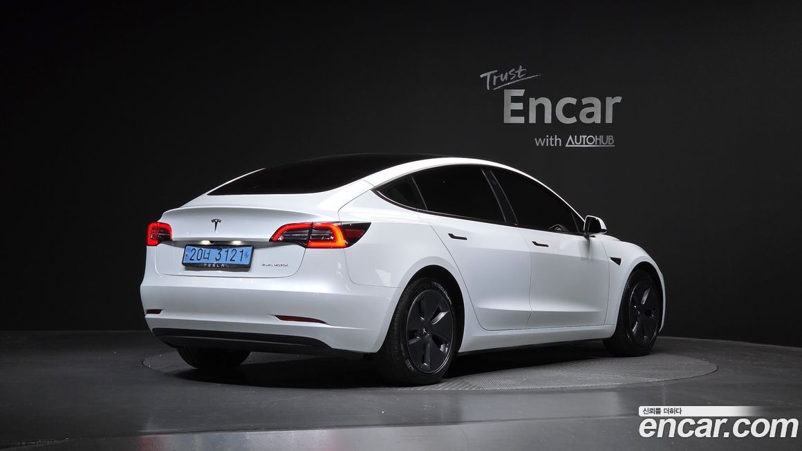 Tesla Model 3 2022
