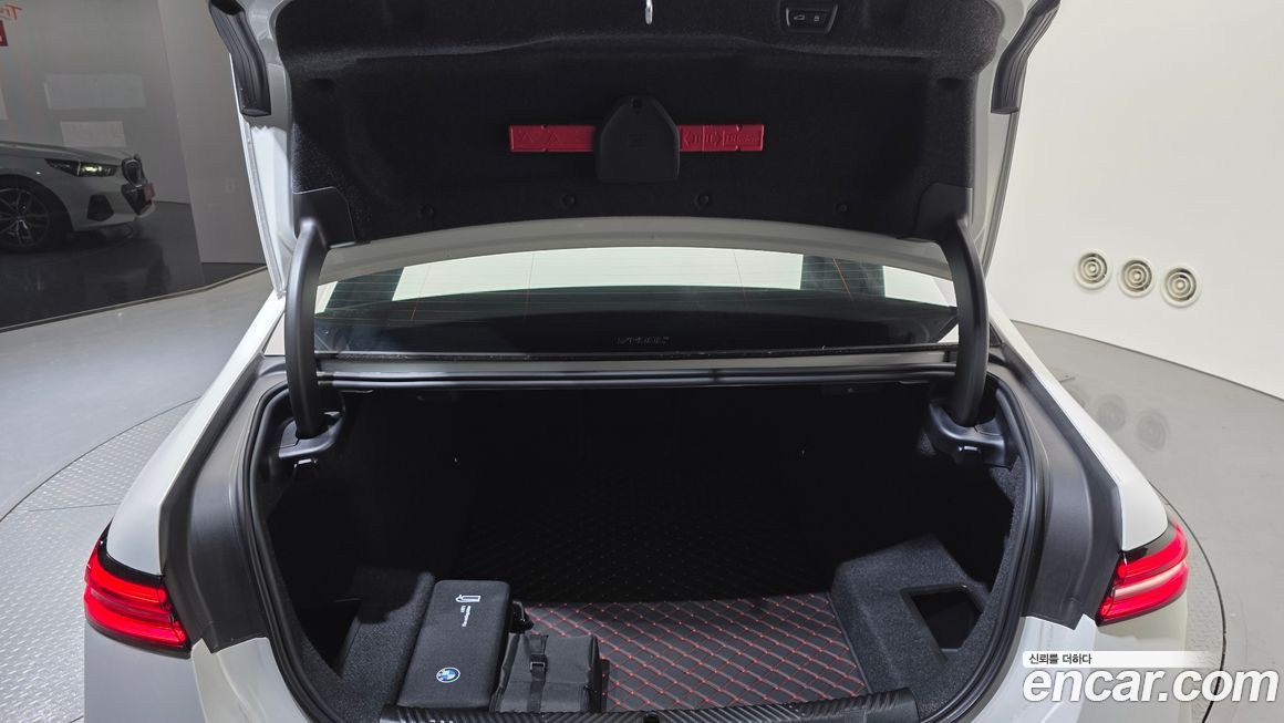 BMW 5-Series 2025