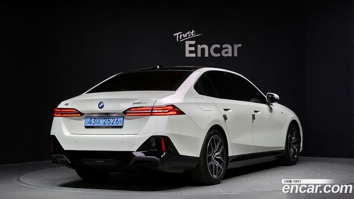 BMW i5 2025