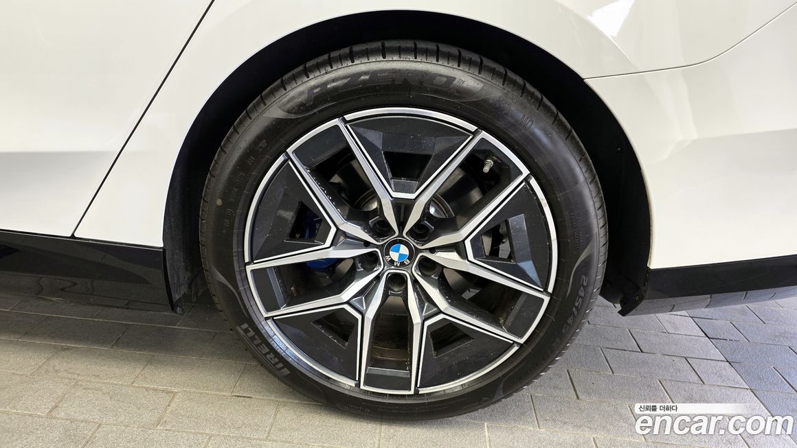 BMW i5 2025