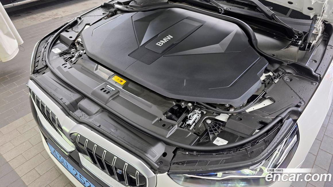 BMW i5 2025