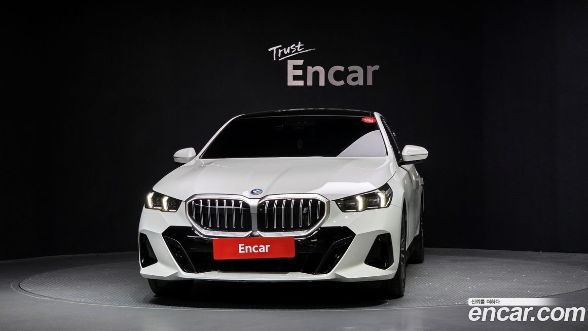 BMW i5 2025