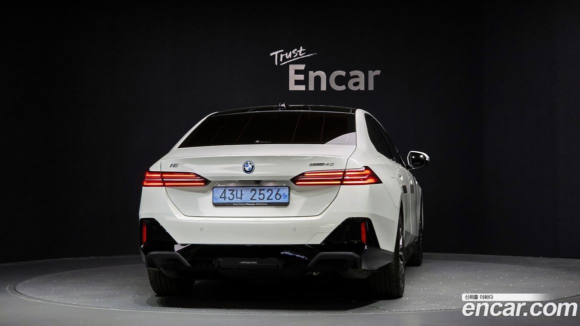 BMW i5 2025