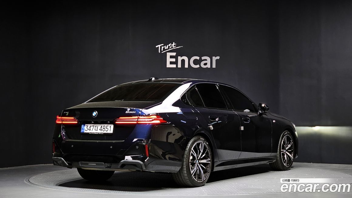 BMW 5-Series 2024