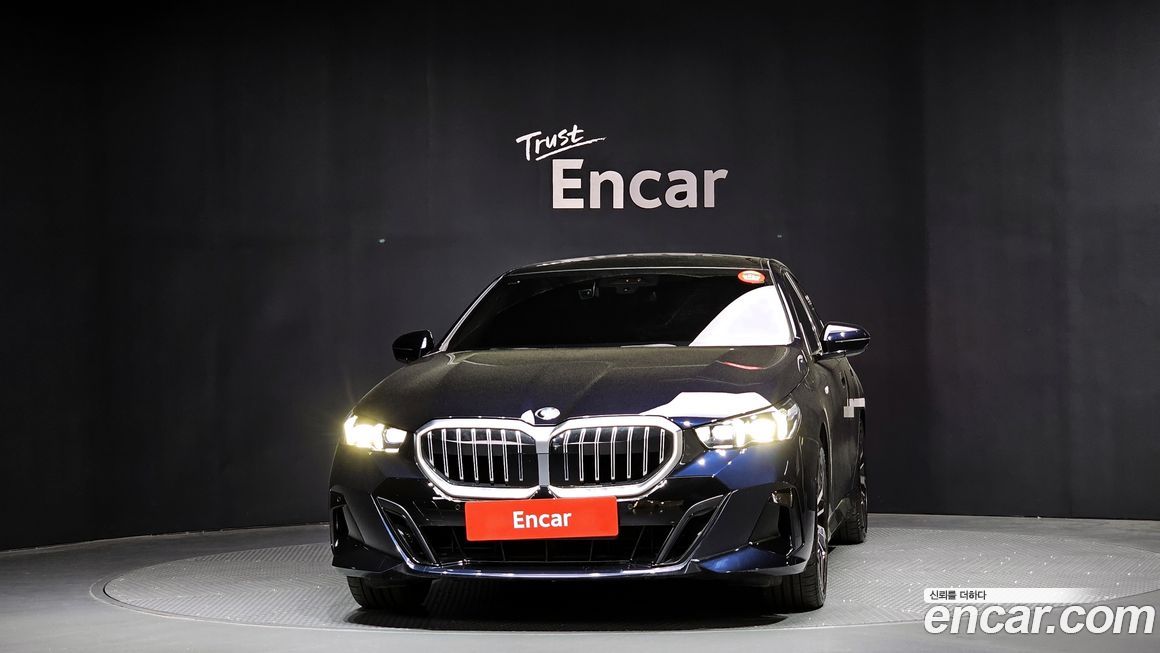 BMW 5-Series 2024