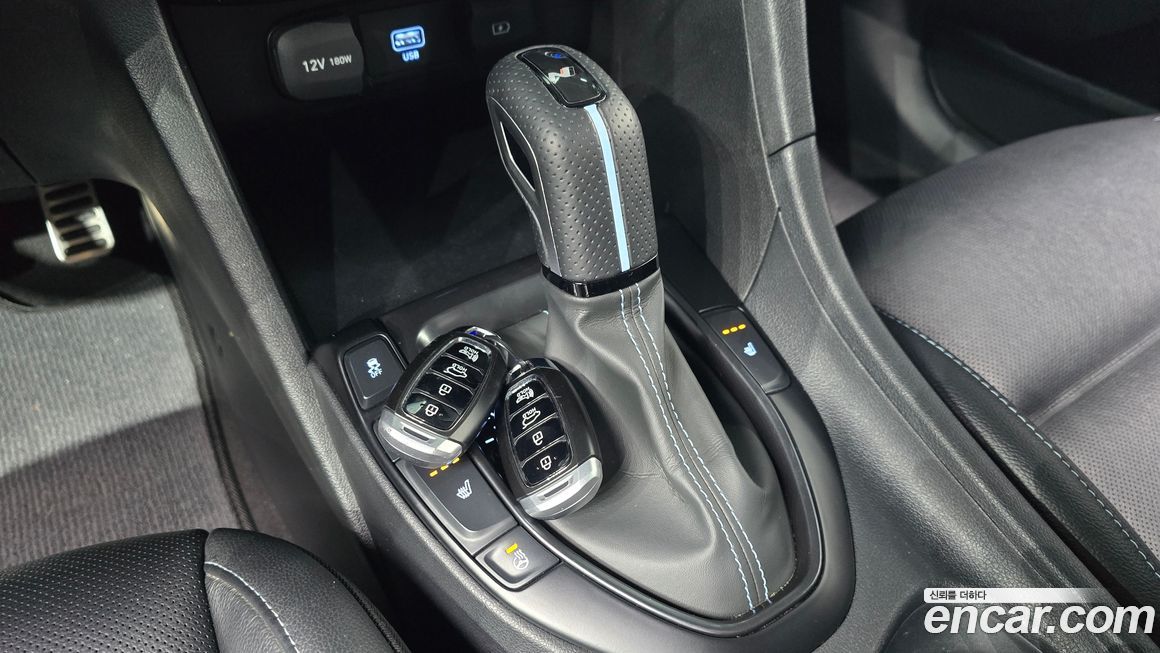 Hyundai Veloster 2021