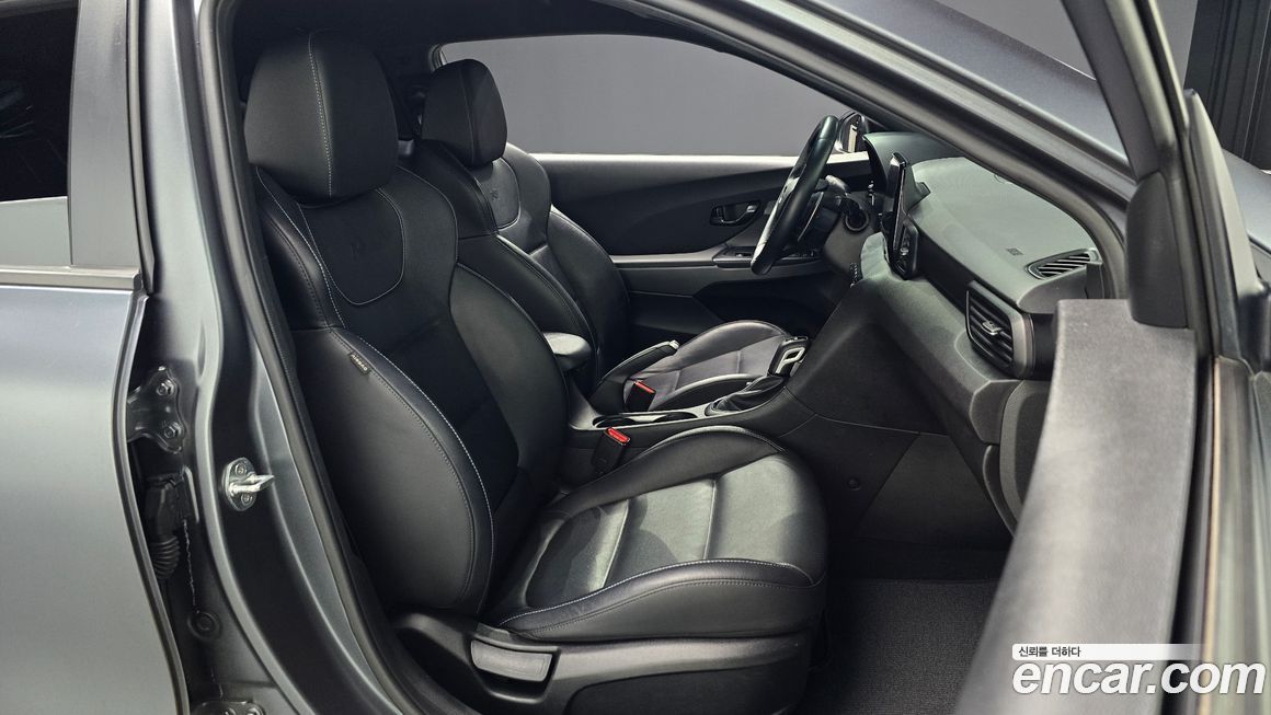 Hyundai Veloster 2021