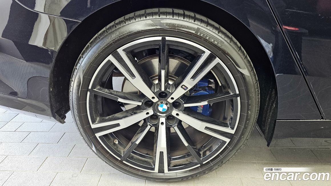 BMW 5-Series 2024