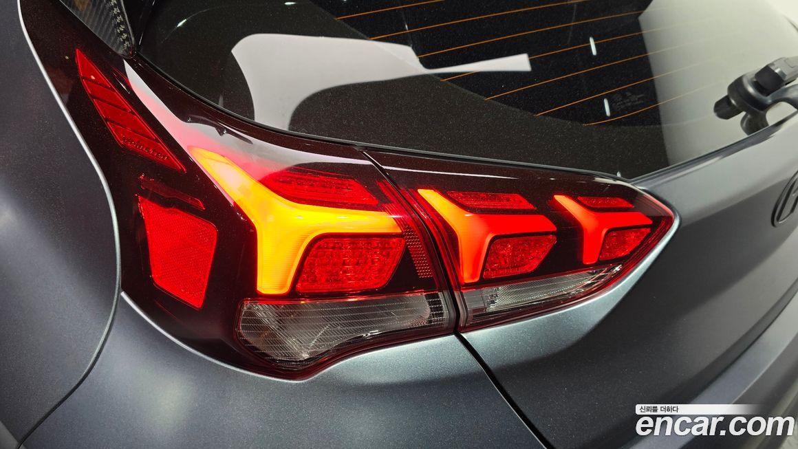Hyundai Veloster 2021