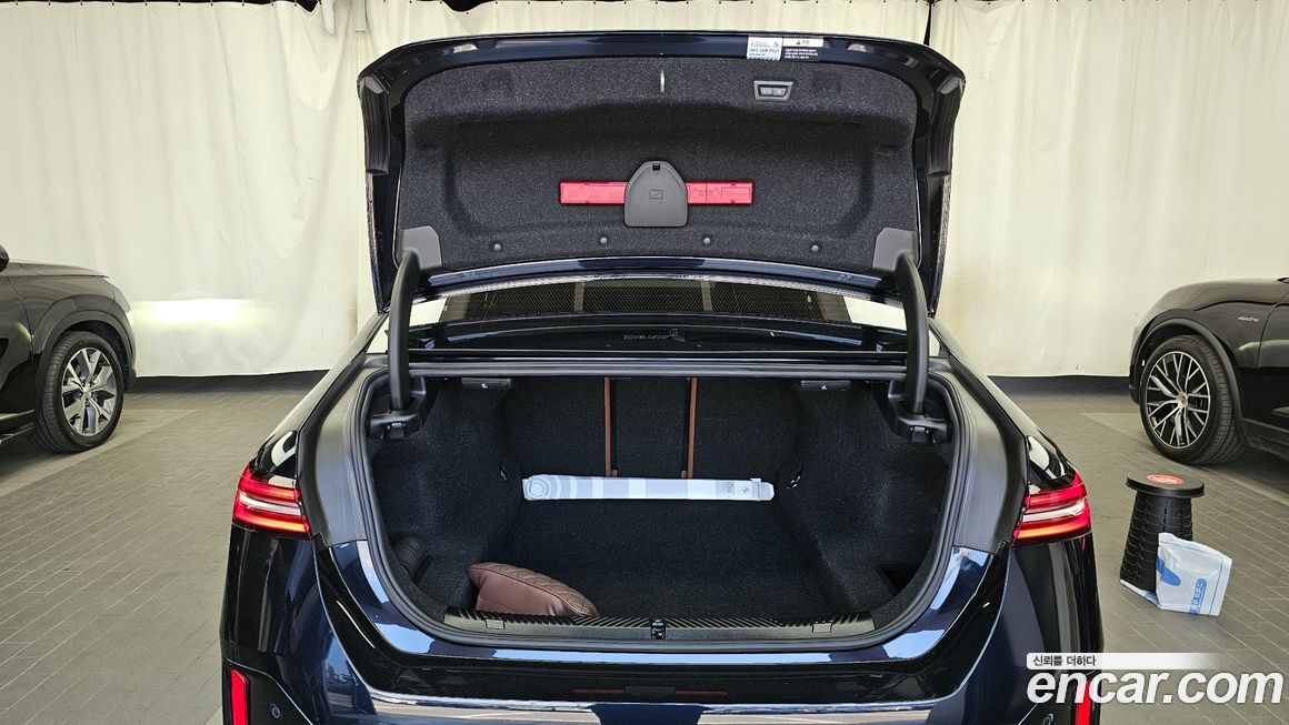 BMW 5-Series 2024