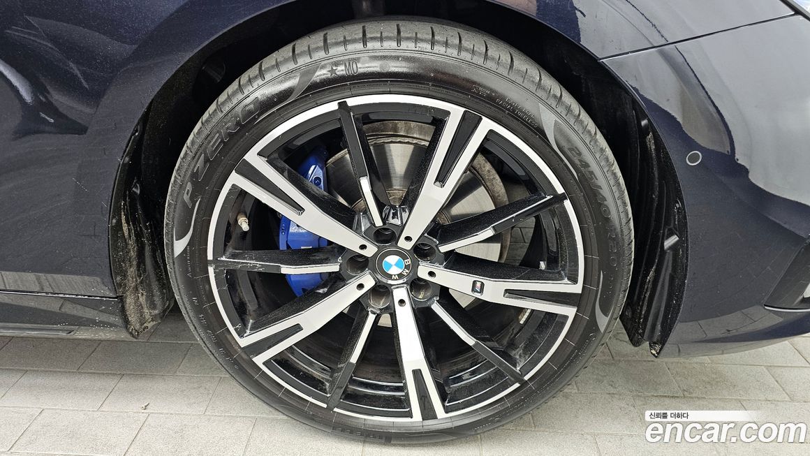 BMW 5-Series 2024
