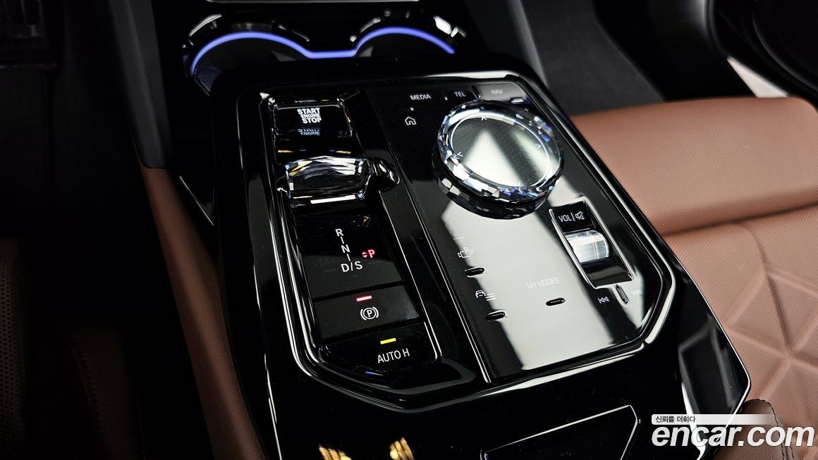 BMW 5-Series 2024