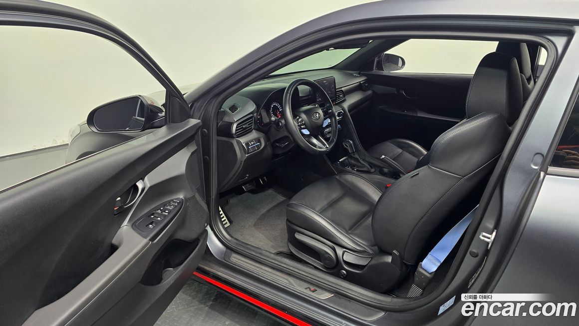 Hyundai Veloster 2021