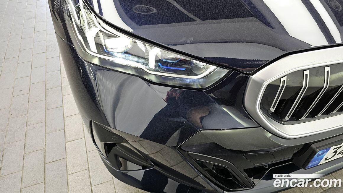 BMW 5-Series 2024
