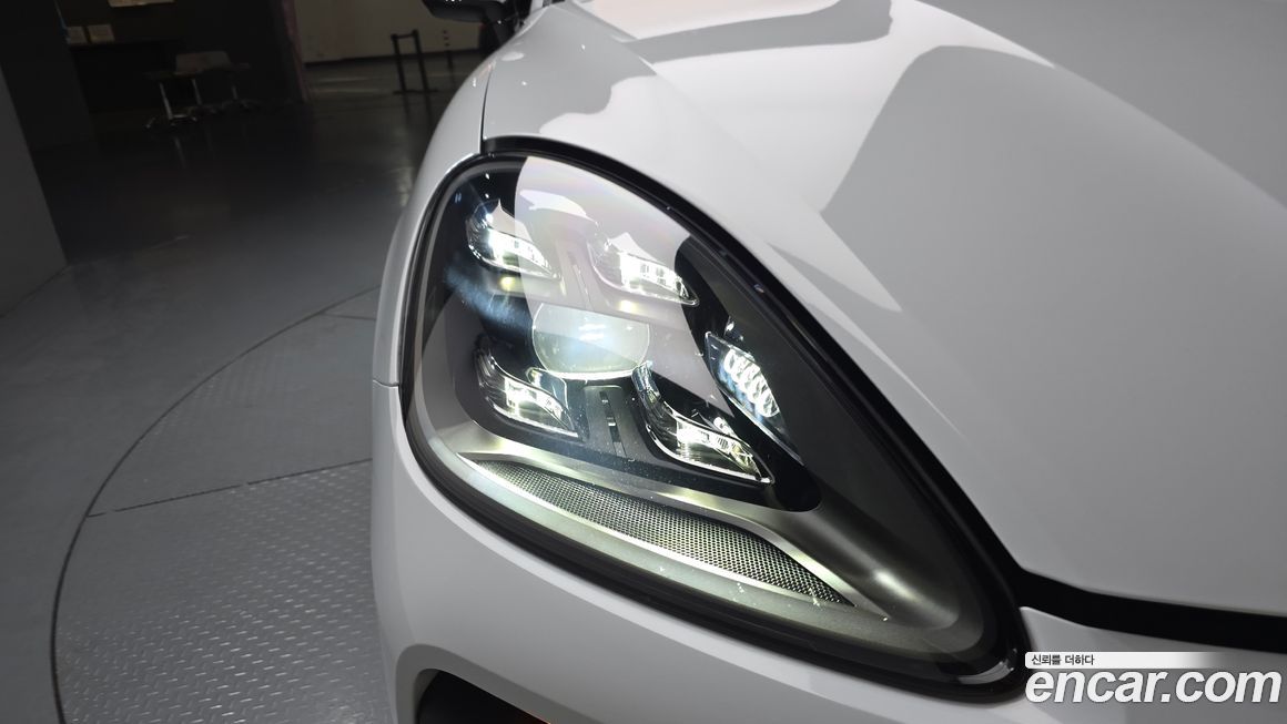 Porsche Cayenne 2021