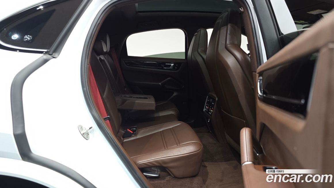 Porsche Cayenne 2021