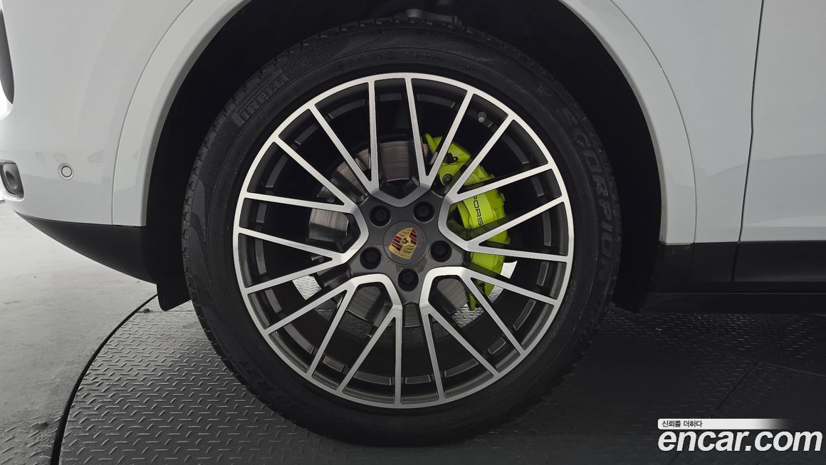 Porsche Cayenne 2021