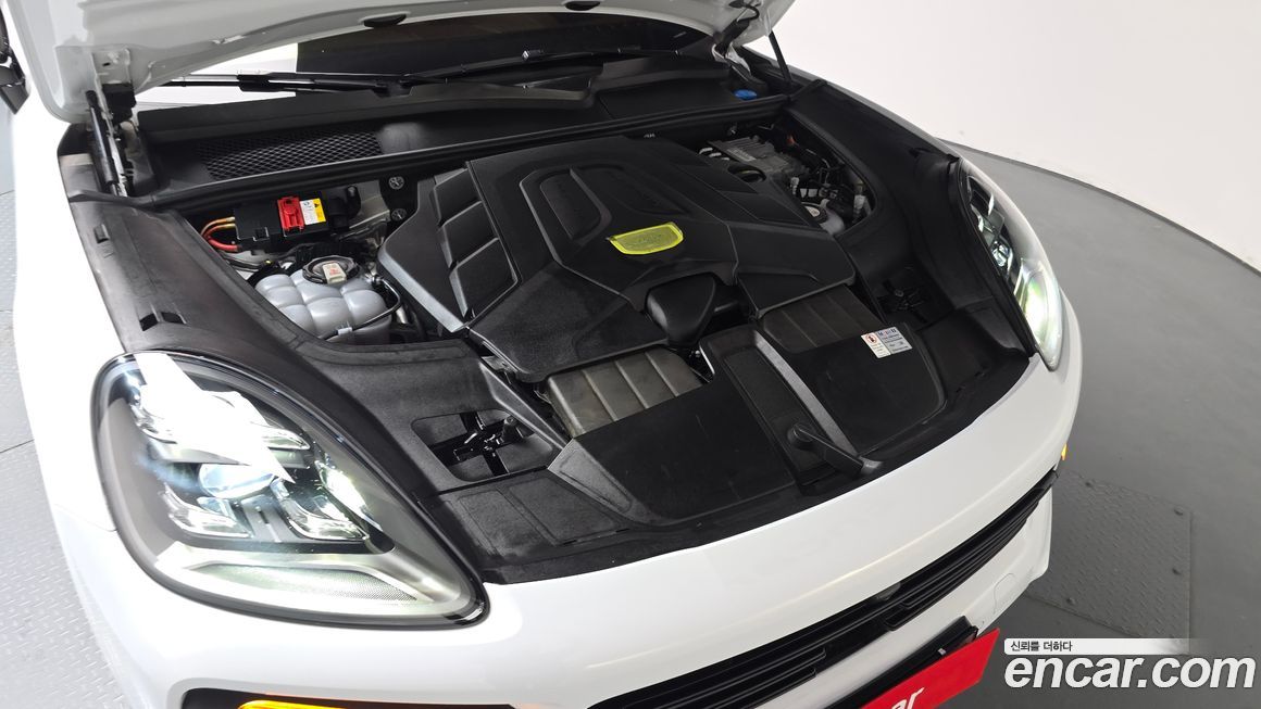 Porsche Cayenne 2021