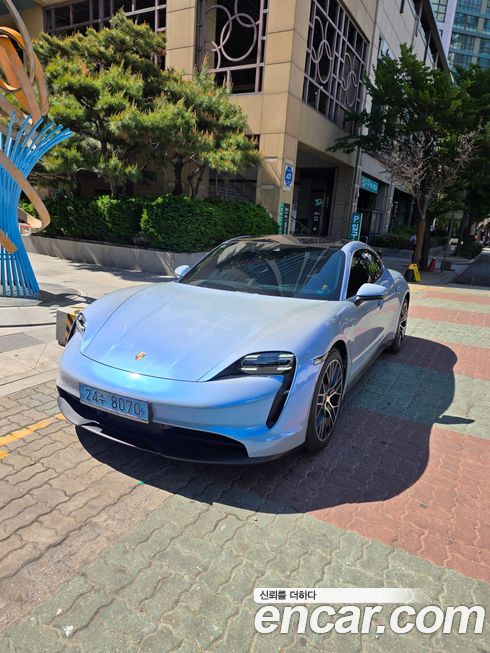 Porsche Taycan 2021