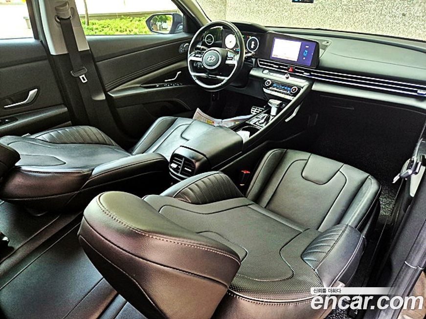 Hyundai AVANTE 2021