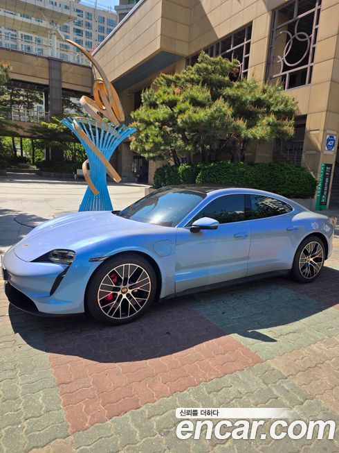 Porsche Taycan 2021