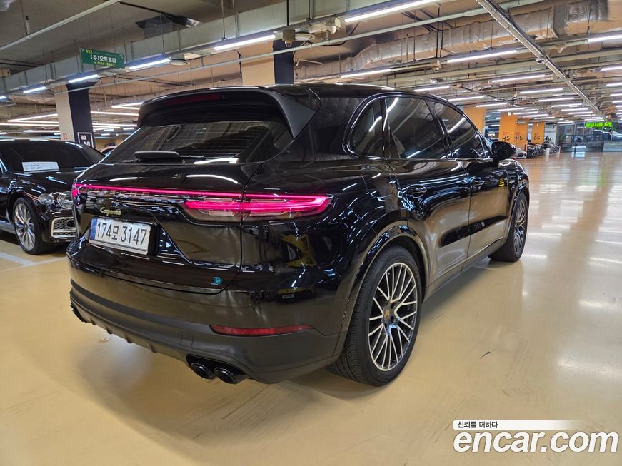 Porsche Cayenne 2022
