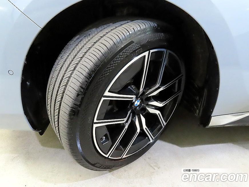 BMW i7 2023