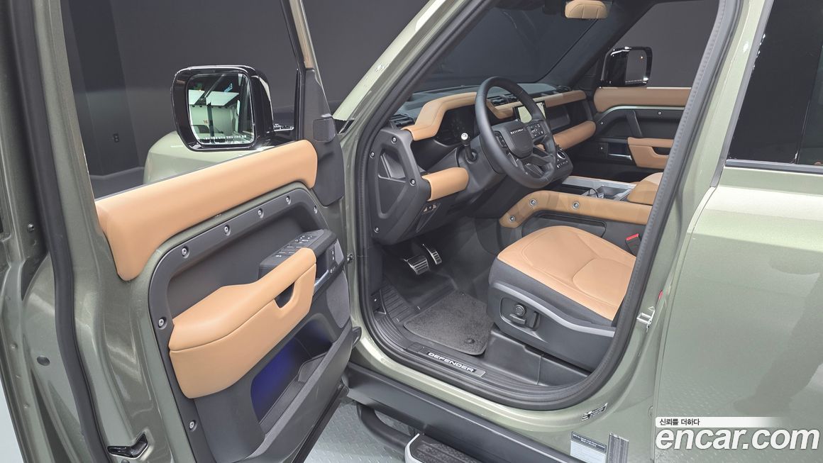 Land Rover Defender 2025