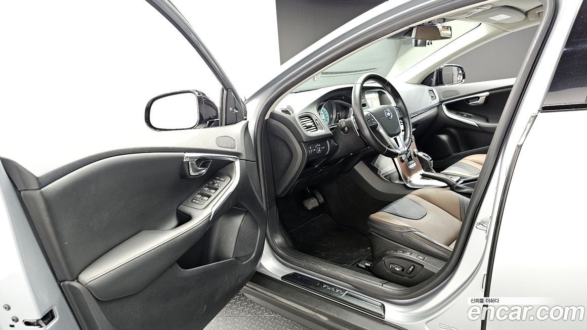 Volvo V40 2015