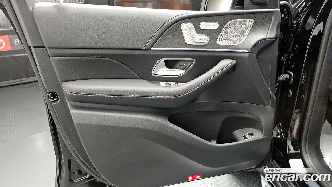Mercedes-Benz GLS-Class 2025