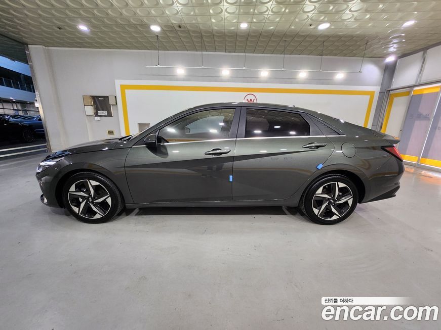 Hyundai AVANTE 2021