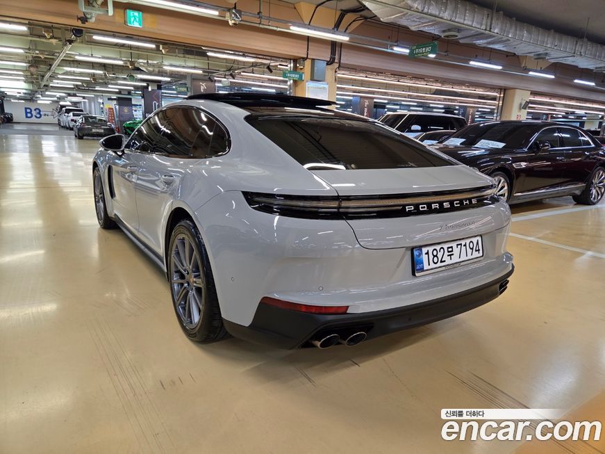 Porsche Panamera 2025