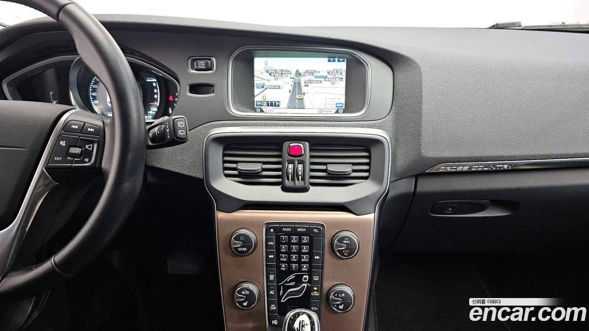 Volvo V40 2015