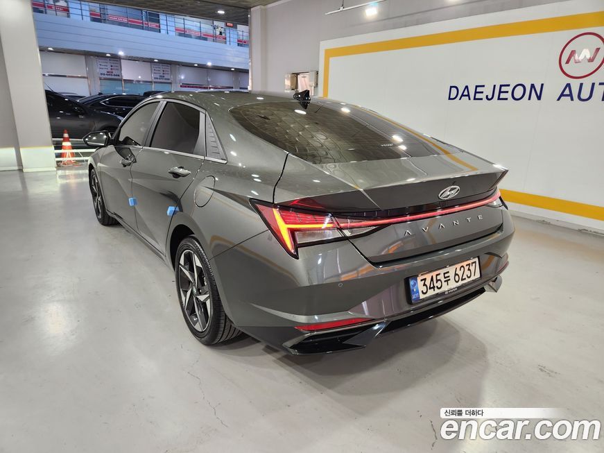 Hyundai AVANTE 2021