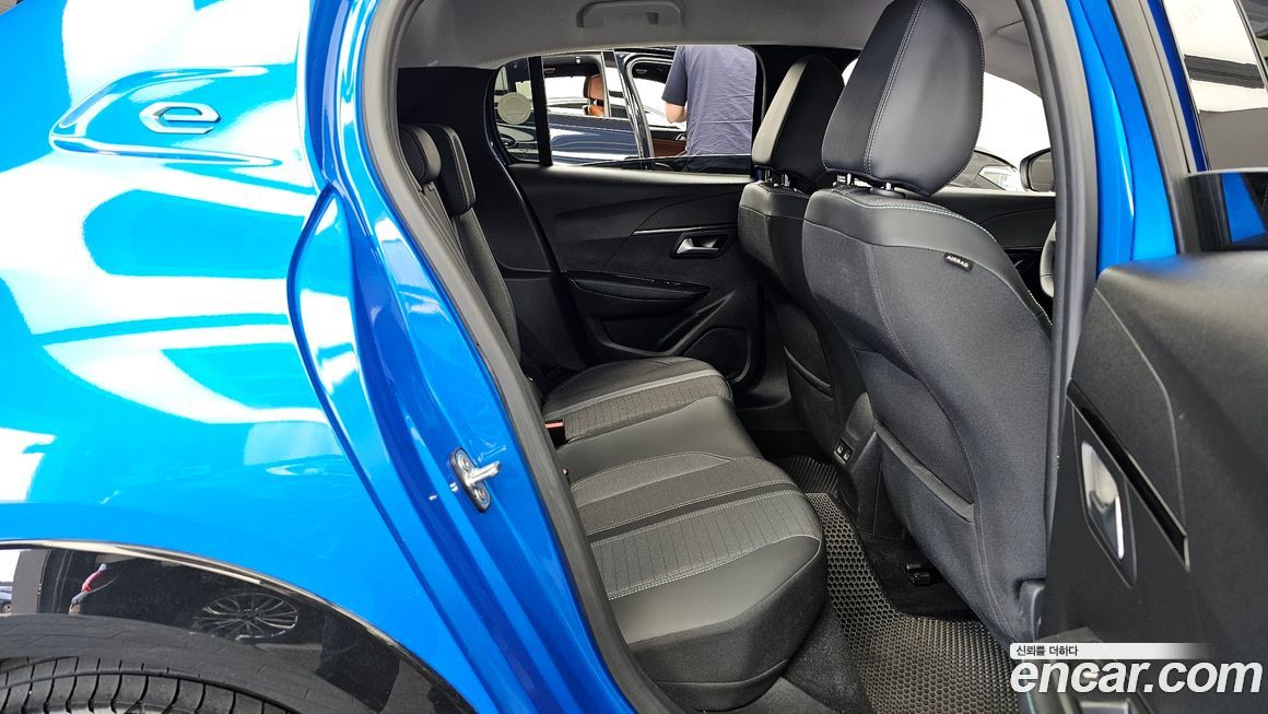 Peugeot 208 2022