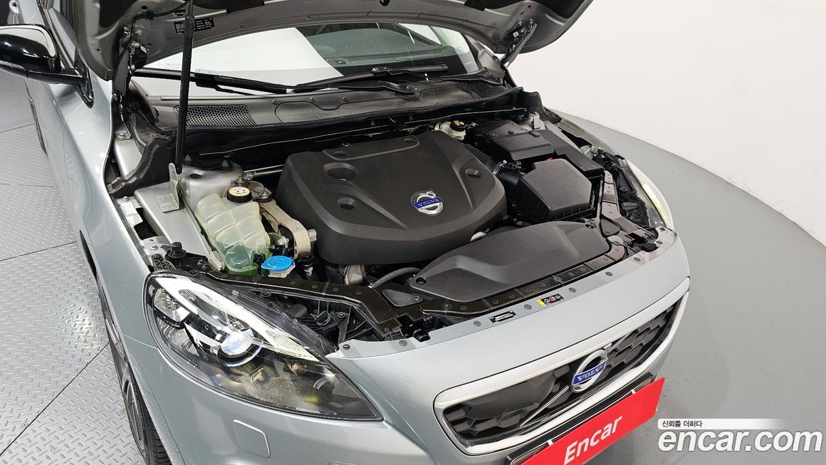 Volvo V40 2015