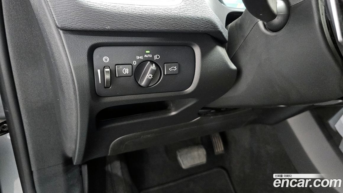 Volvo V40 2015