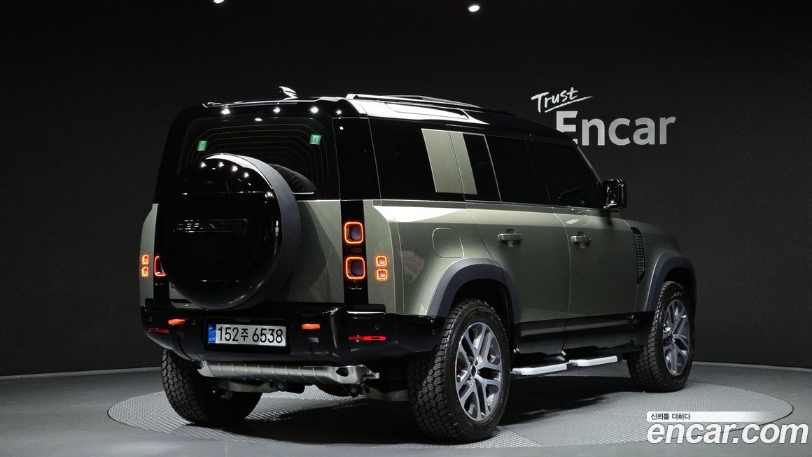 Land Rover Defender 2025