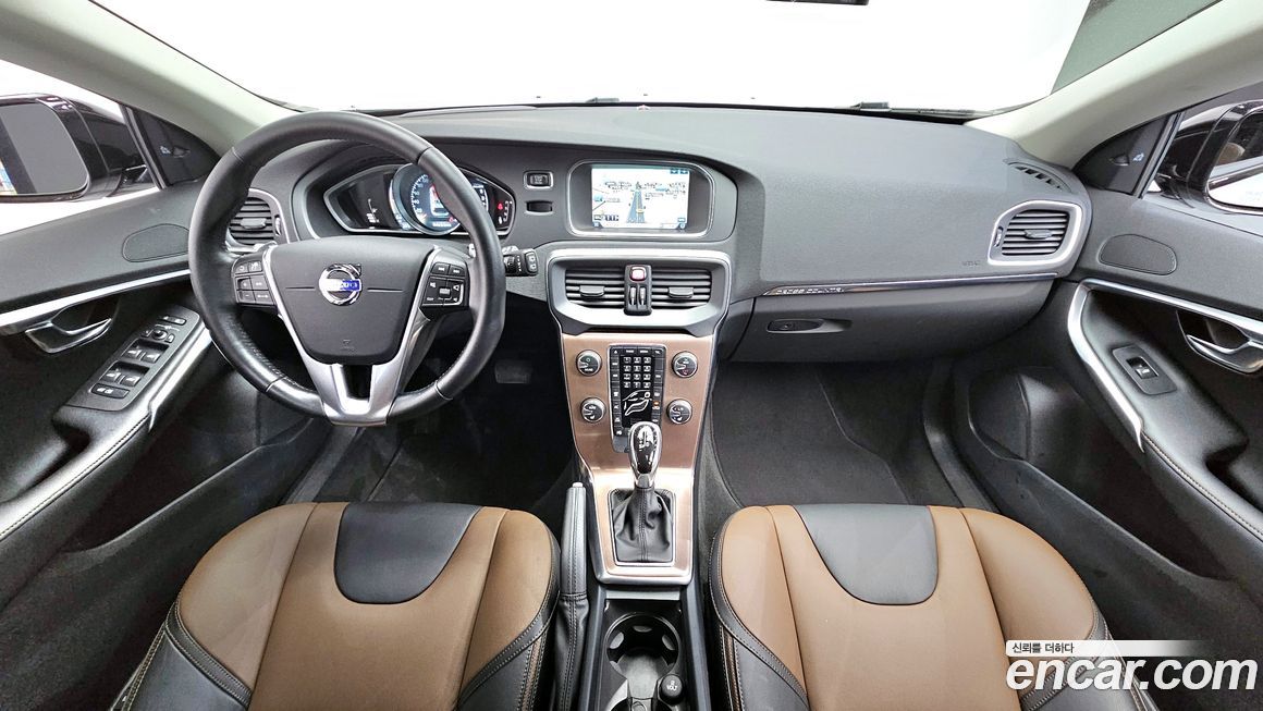 Volvo V40 2015