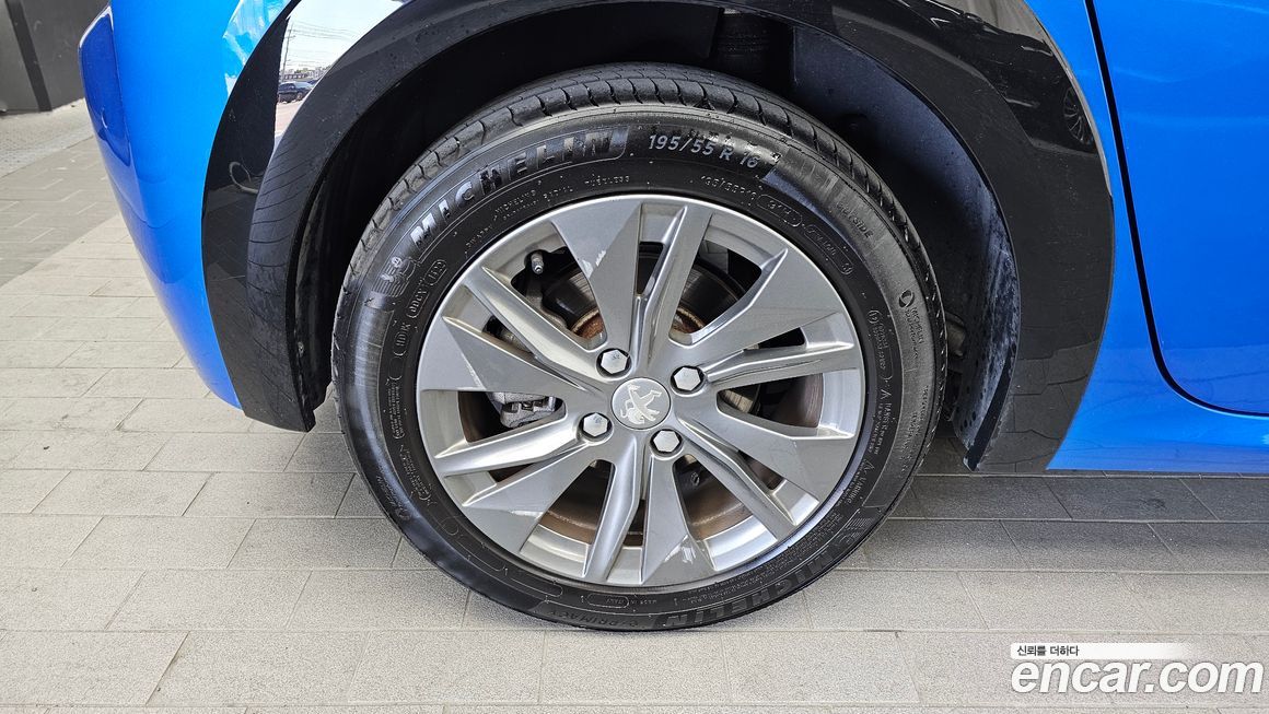 Peugeot 208 2022