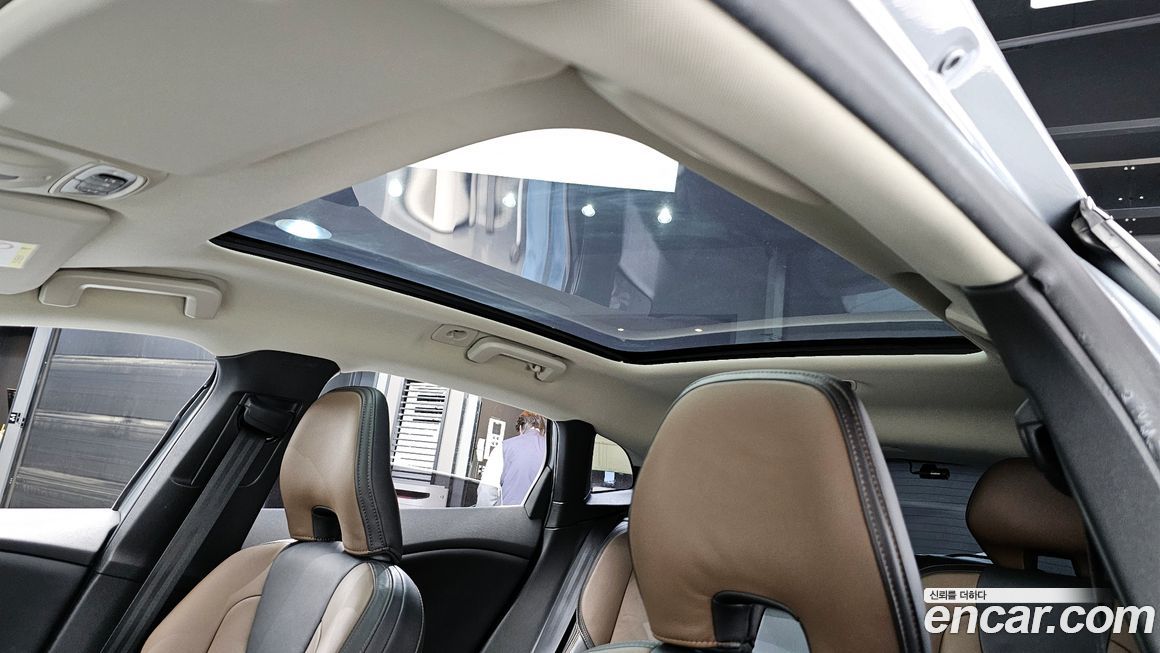 Volvo V40 2015