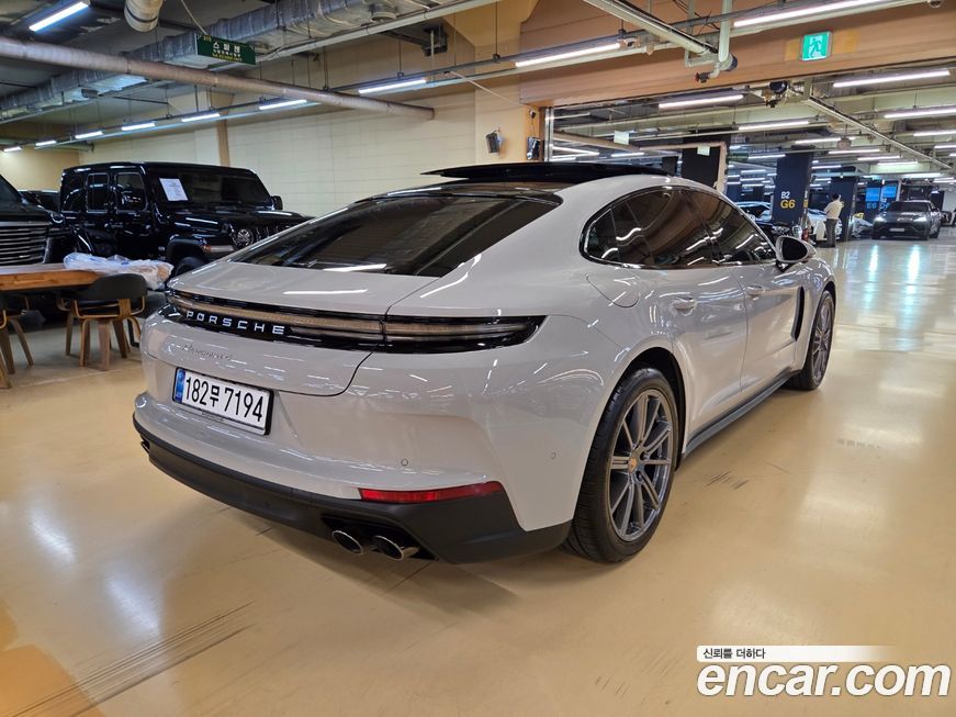 Porsche Panamera 2025
