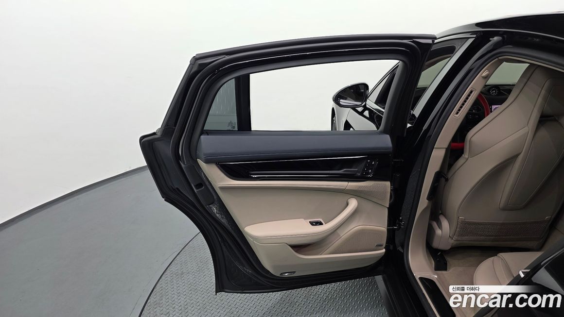 Porsche Panamera 2025