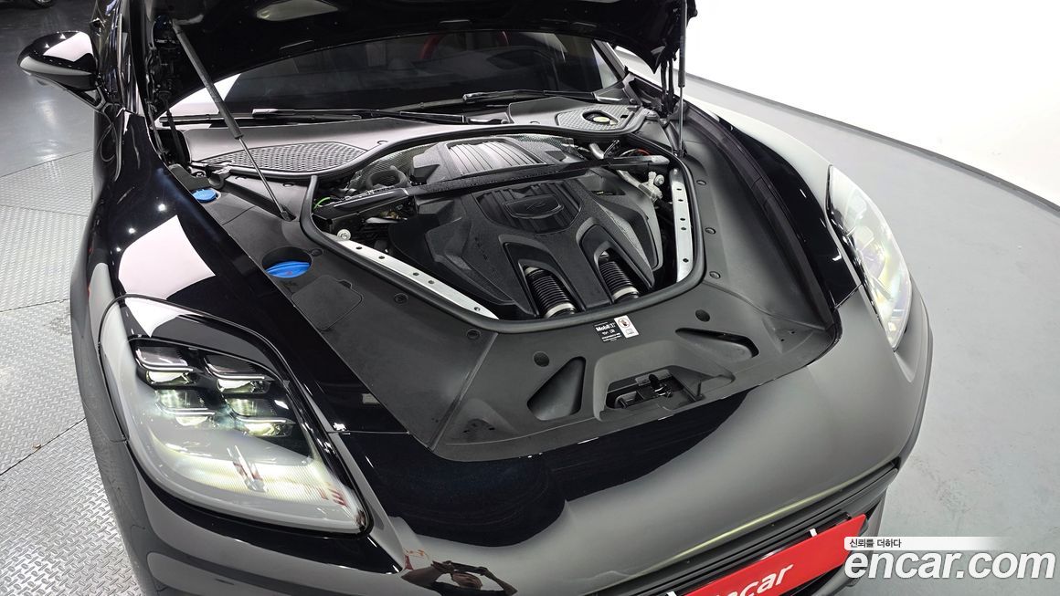 Porsche Panamera 2025