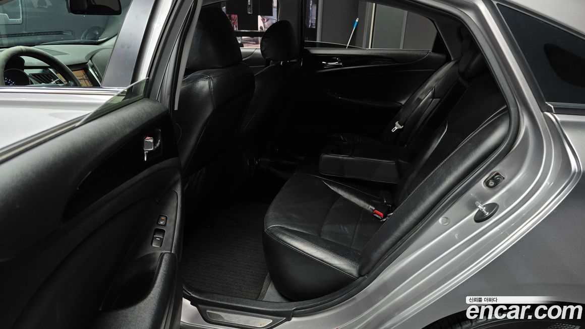 Hyundai Sonata 2011