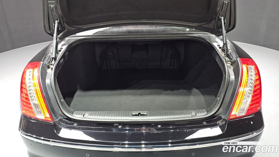 Kia OPIRUS 2010