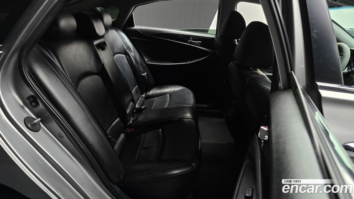 Hyundai Sonata 2011